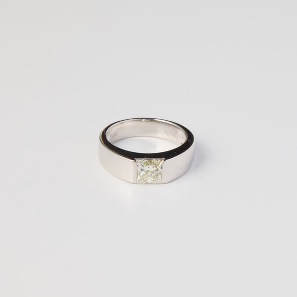 Pt900 princess cut diamond ring