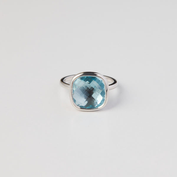 Pt900 aquamarine ring