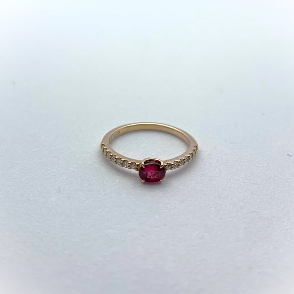 K18 pink gold ruby pinky ring
