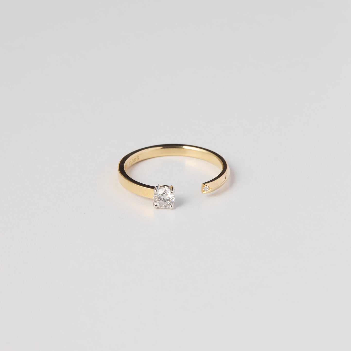 K18 diamond ring 