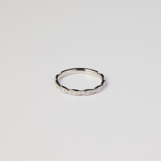 Pt900 eternity style ring 