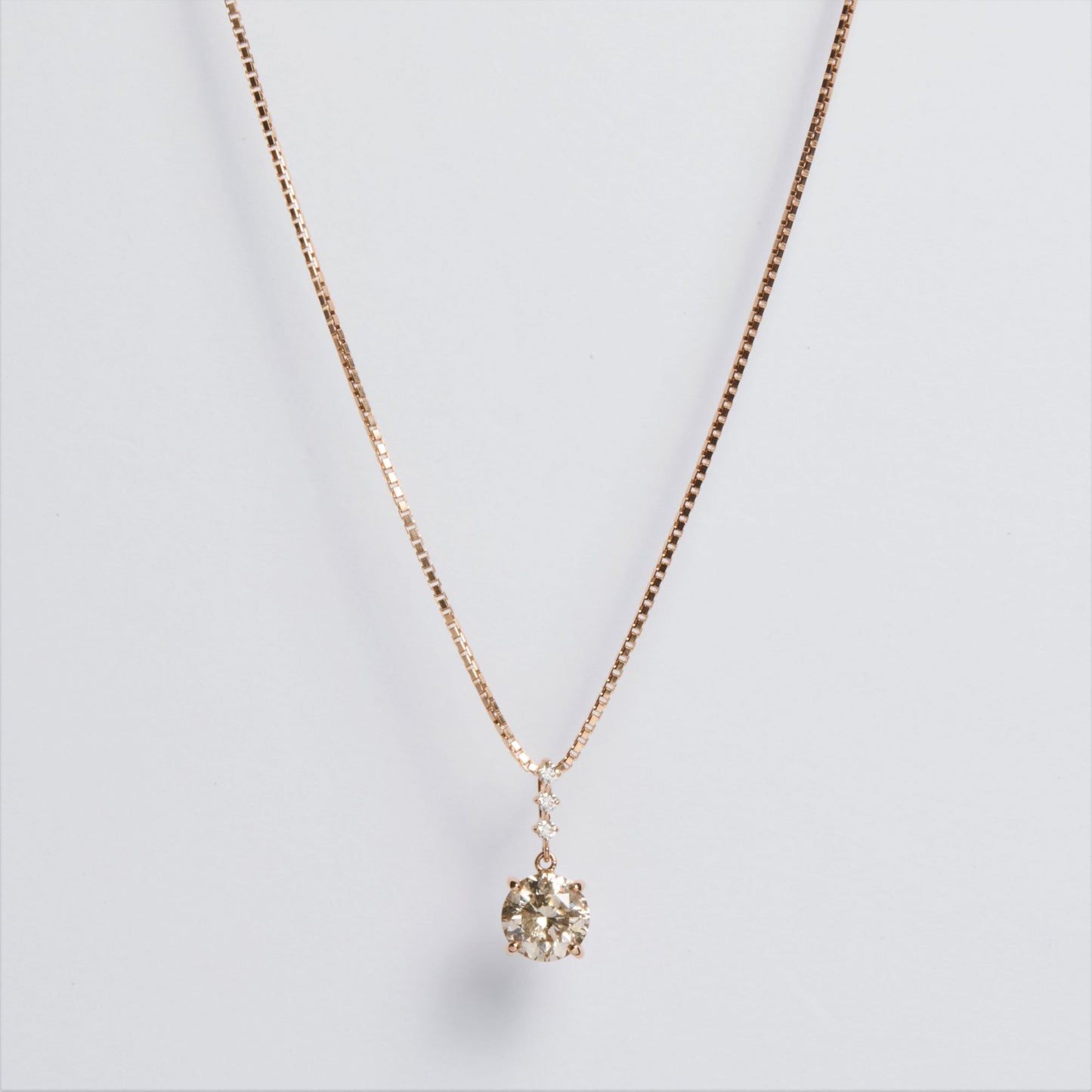 K18 diamond necklace 