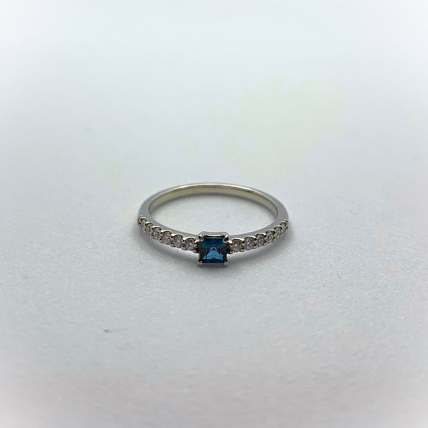 Pt900 Alexandrite Ring